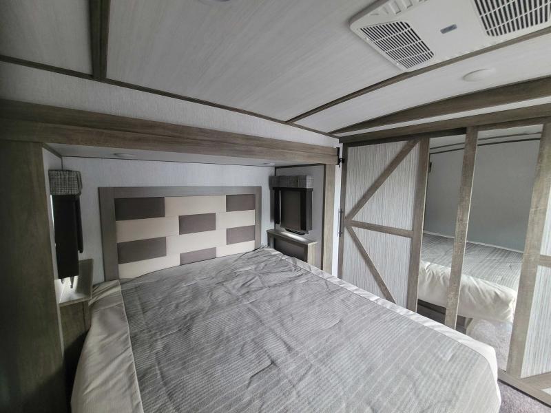 new Fifth Wheel Trailers Forest River Salem Hemisphere for sale, in Winter Garden, FL Thumbnail 11