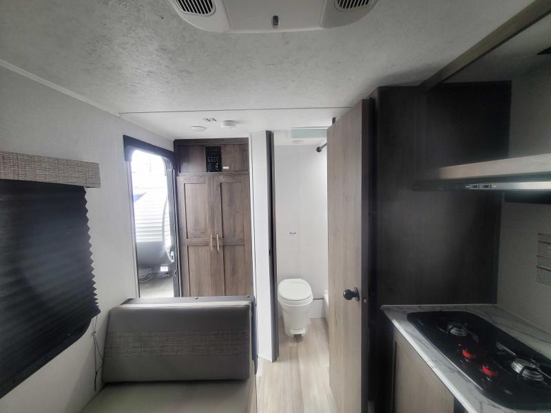 new Travel Trailers Coachmen Viking for sale, in Winter Garden, FL Thumbnail 7