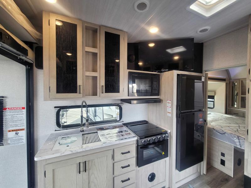 new Toy Haulers East To West Alta for sale, in Winter Garden, FL Thumbnail 16