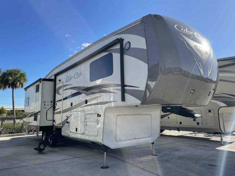 2014 Forest River CEDAR CREEK 32RL 2014 Forest River CEDAR CREEK 32RL