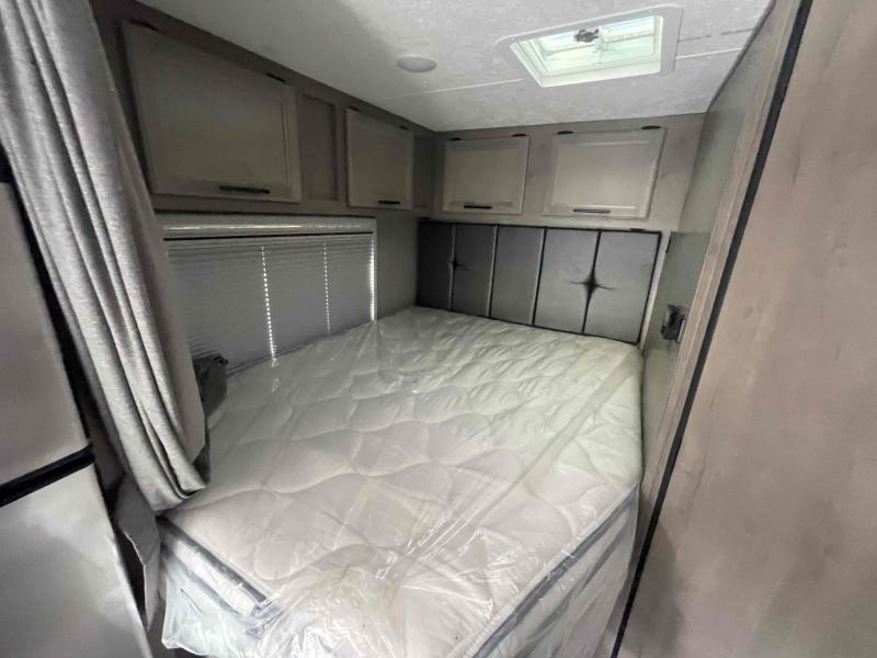 new Camper / RV Coachmen Cross Trail for sale, in Palm Bay, FL Thumbnail 17
