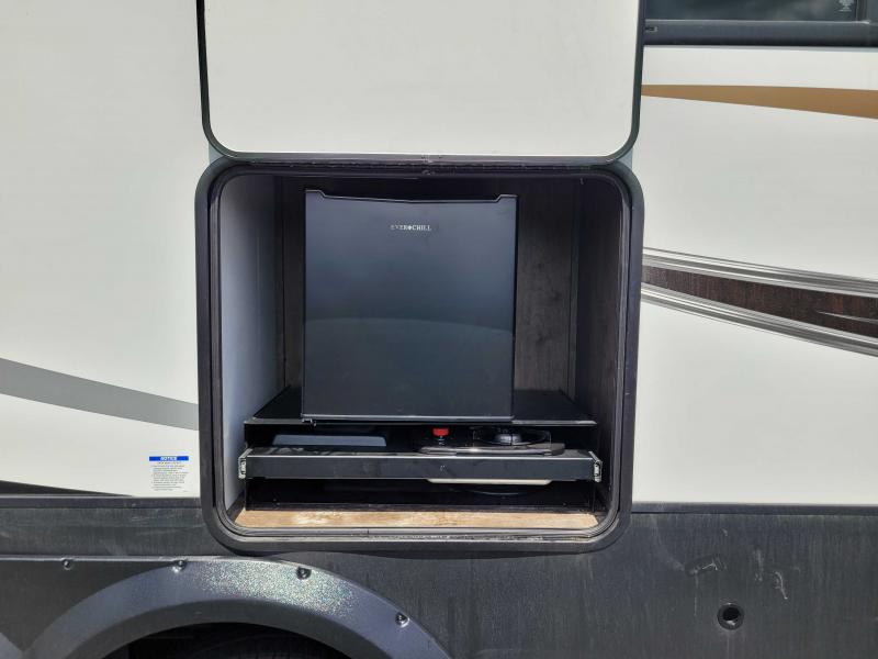 new Fifth Wheel Trailers Forest River Sabre for sale, in Palm Bay, FL Thumbnail 5