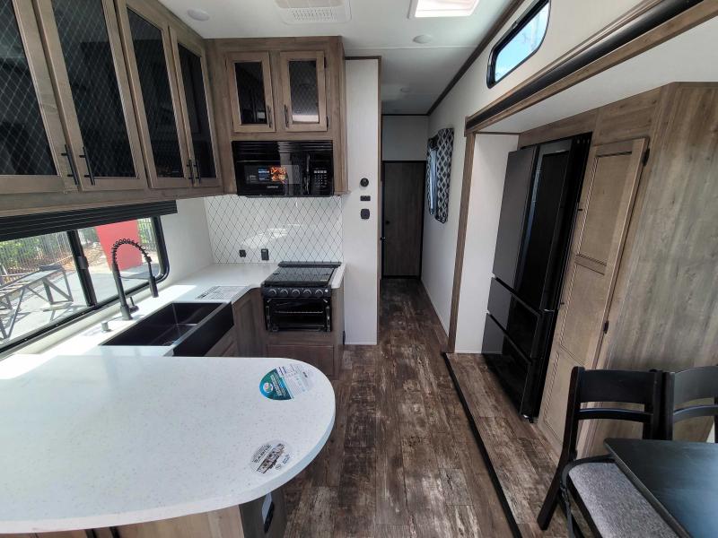 new Fifth Wheel Trailers Forest River Sabre for sale, in Palm Bay, FL Thumbnail 7