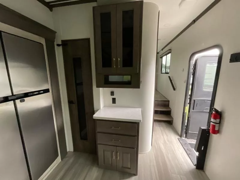used Fifth Wheel Trailers Alliance RV Paradigm for sale, in West Boerne, TX Thumbnail 16