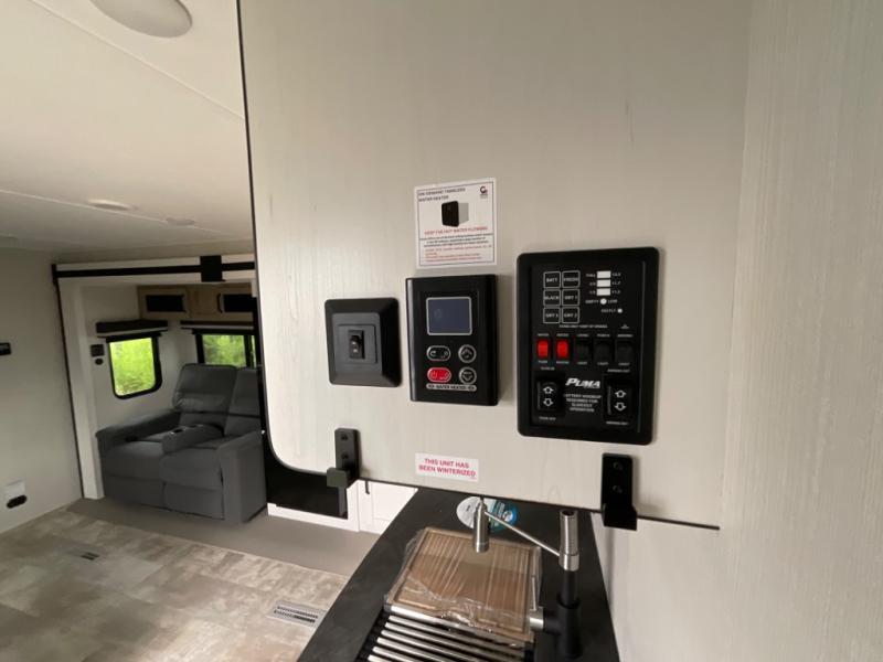 new Travel Trailers Palomino Puma for sale, in West Boerne, TX Thumbnail 21