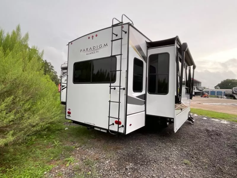 used Fifth Wheel Trailers Alliance RV Paradigm for sale, in West Boerne, TX Thumbnail 5