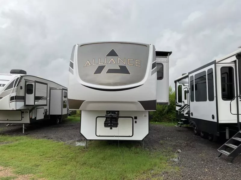 used Fifth Wheel Trailers Alliance RV Paradigm for sale, in West Boerne, TX image-0