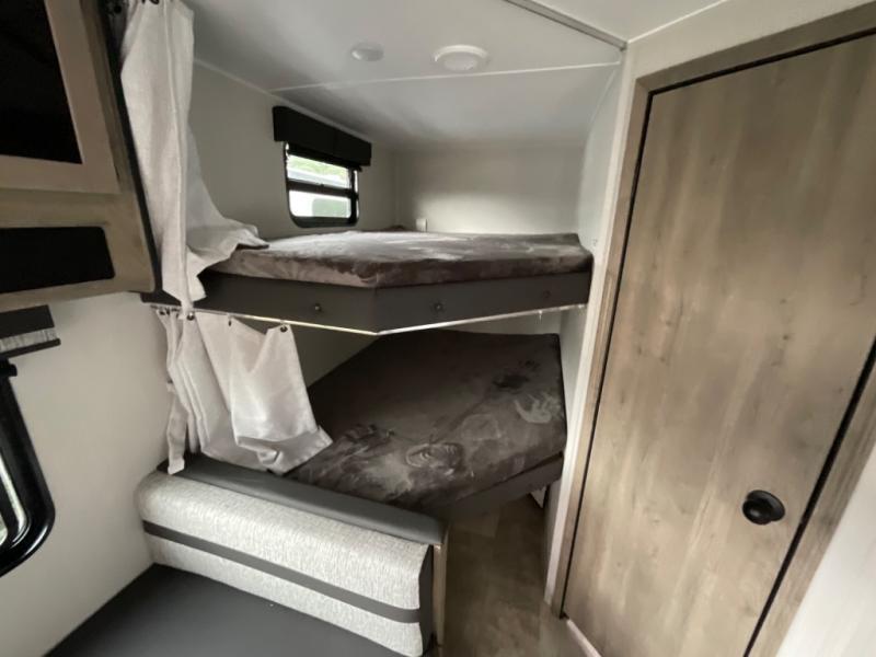 new Travel Trailers Palomino Puma for sale, in West Boerne, TX Thumbnail 15