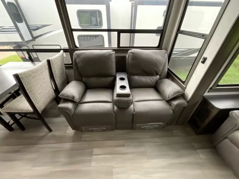 used Fifth Wheel Trailers Alliance RV Paradigm for sale, in West Boerne, TX Thumbnail 9