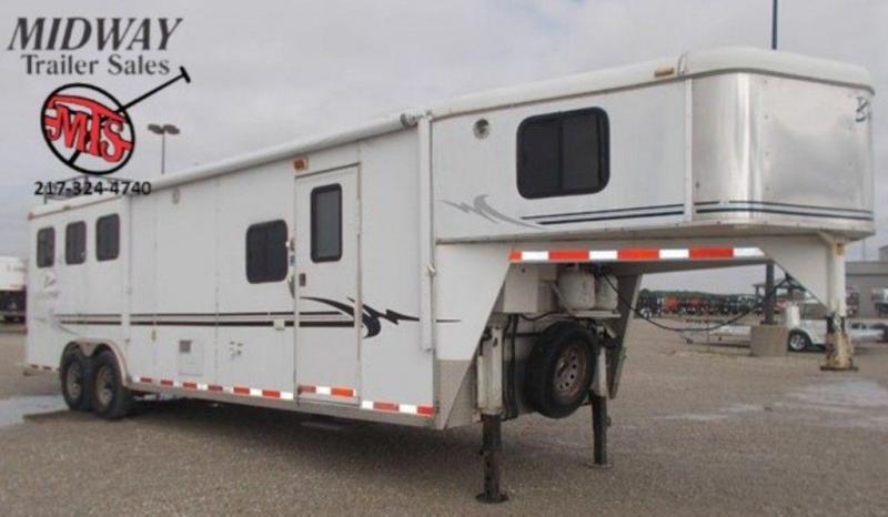 2004 Bison AlumaSport 8310 3H Trailer w/ 10' SW and 6' Slide 2004 Bison AlumaSport 8310 3H Trailer w/ 10' SW and 6' Slide