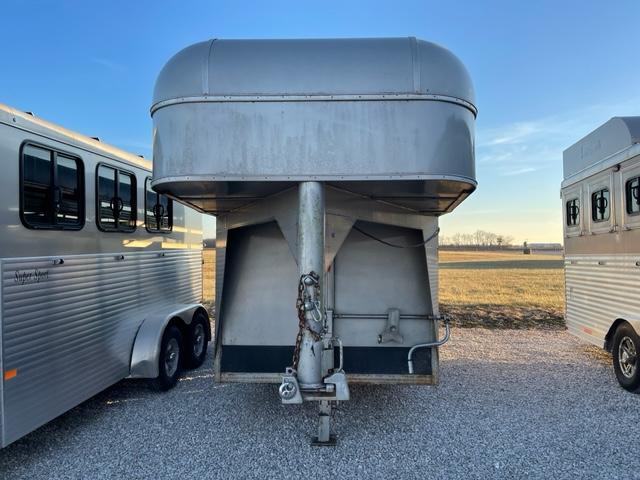 2001 Supreme Circle M (6 x 6'6 x16') Stock TA GN Horse Trailer 2001 Supreme Circle M (6 x 6'6 x16') Stock TA GN Horse Trailer