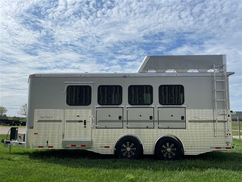 new Horse Trailers Sundowner Trailers  for sale, in Ottawa, IL Thumbnail 9