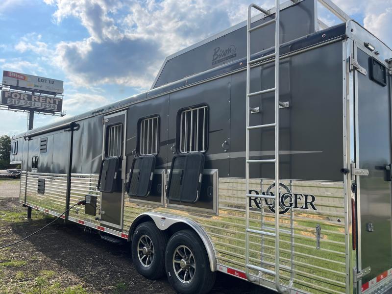 used Horse Trailers Bison Trailers  for sale, in Ottawa, IL Thumbnail 6