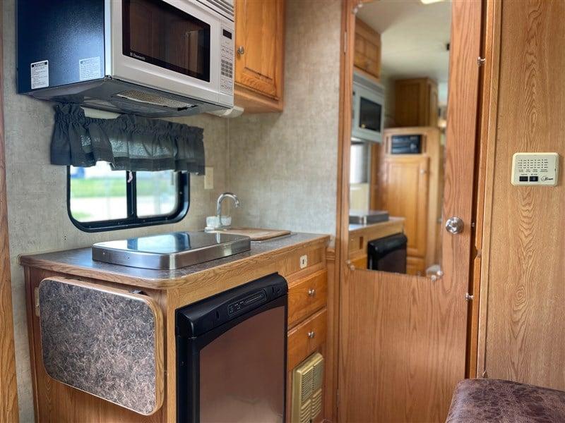 used Horse Trailers Bison Trailers  for sale, in Ottawa, IL Thumbnail 9