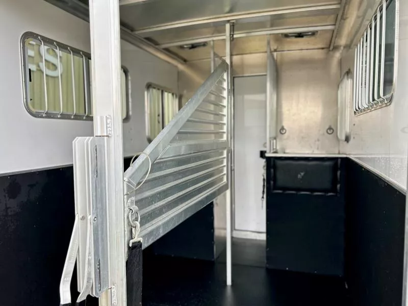 used Horse Trailers Featherlite  for sale, in Ottawa, IL Thumbnail 13