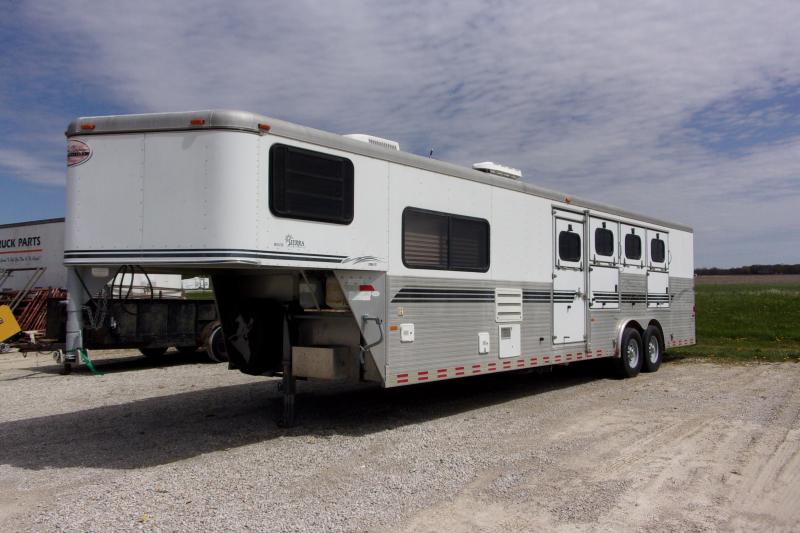2002 Sundowner Trailers Sierra 8010 w/10' SW & LQ GN Horse Trailer 2002 Sundowner Trailers Sierra 8010 w/10' SW & LQ GN Horse Trailer