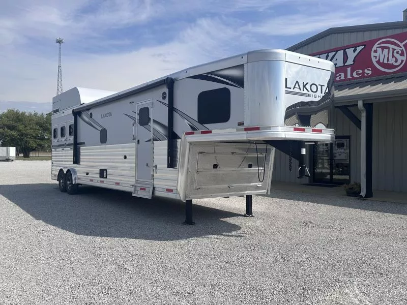 new Horse Trailers Lakota  for sale, in Litchfield, IL Thumbnail 2