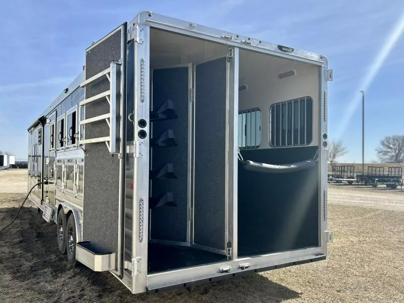 new Horse Trailers Merhow Trailers  for sale, in Ottawa, IL Thumbnail 15