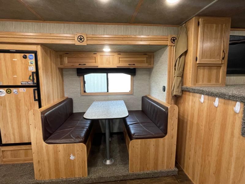 used Horse Trailers Bison Trailers  for sale, in Ottawa, IL Thumbnail 7