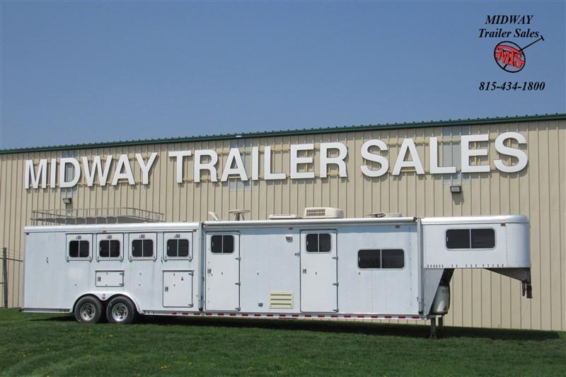 1995 Sooner 4H w/ 19'SW Living Quarters Horse Trailer 1995 Sooner 4H w/ 19'SW Living Quarters Horse Trailer