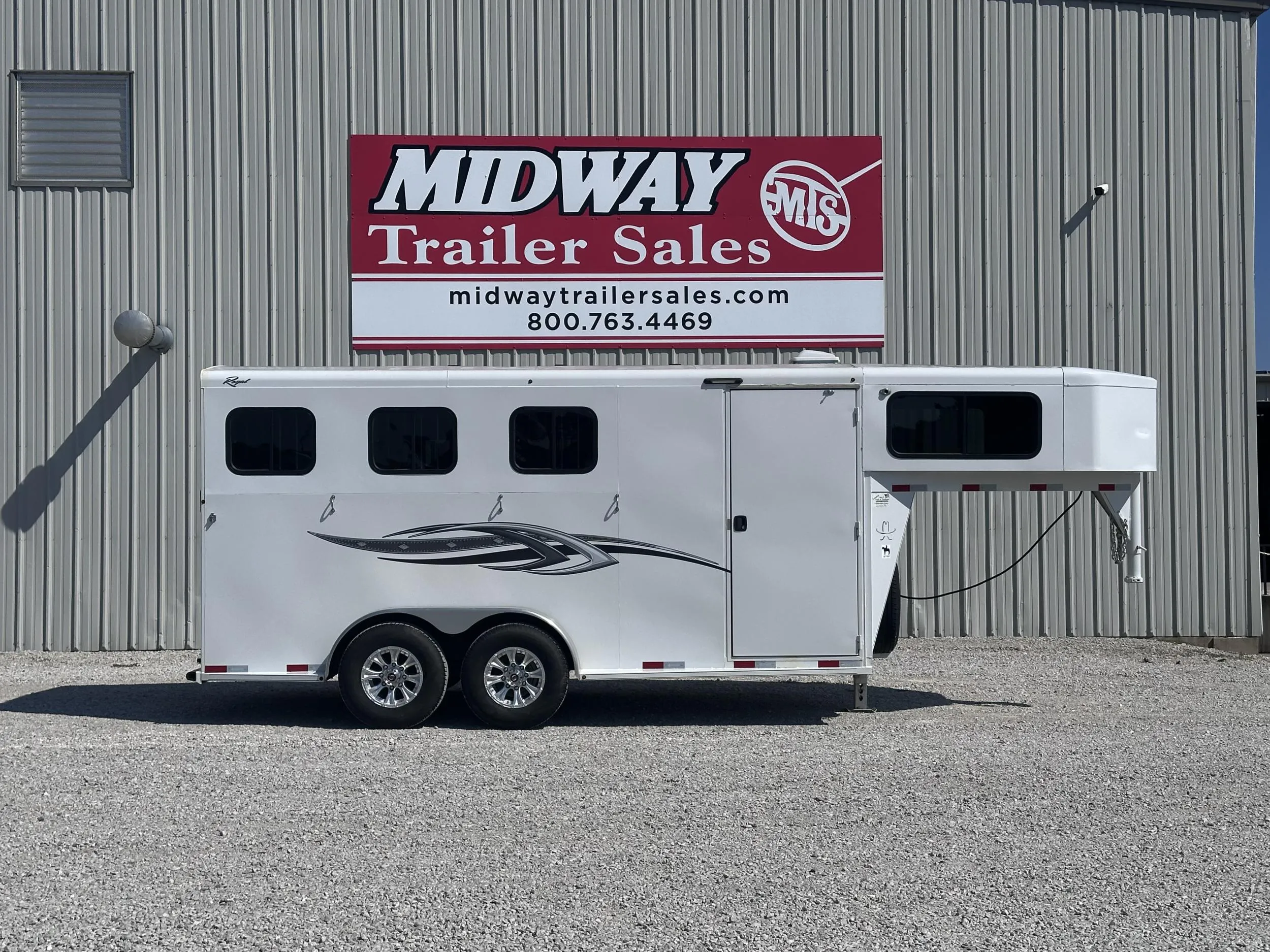 used Horse Trailers Titan Trailers  for sale, in Litchfield, IL image-0