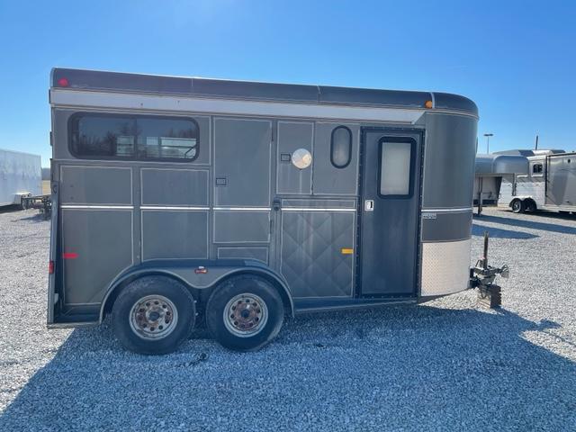2006 W-W Trailer 2H Straight Load TA BP Horse Trailer 2006 W-W Trailer 2H Straight Load TA BP Horse Trailer