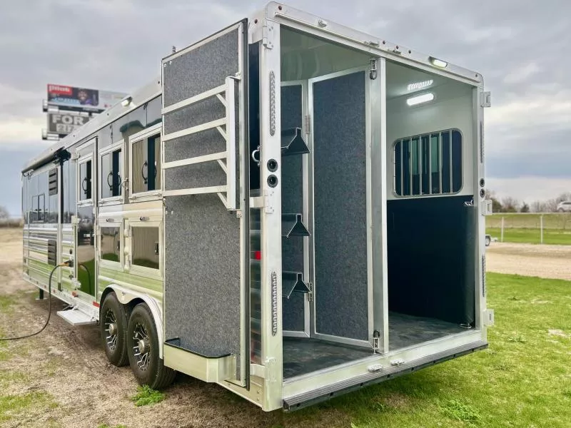 new Horse Trailers Merhow Trailers  for sale, in Ottawa, IL Thumbnail 14