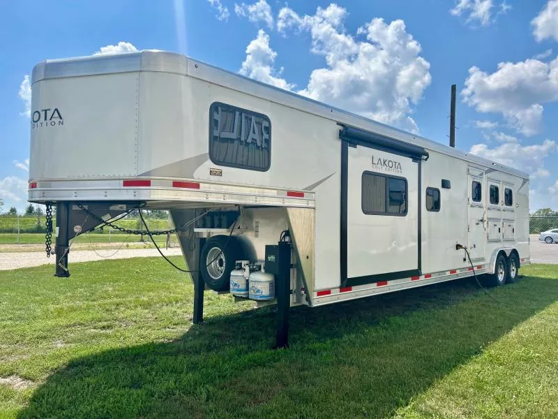 new Horse Trailers Lakota  for sale, in Ottawa, IL Thumbnail 4