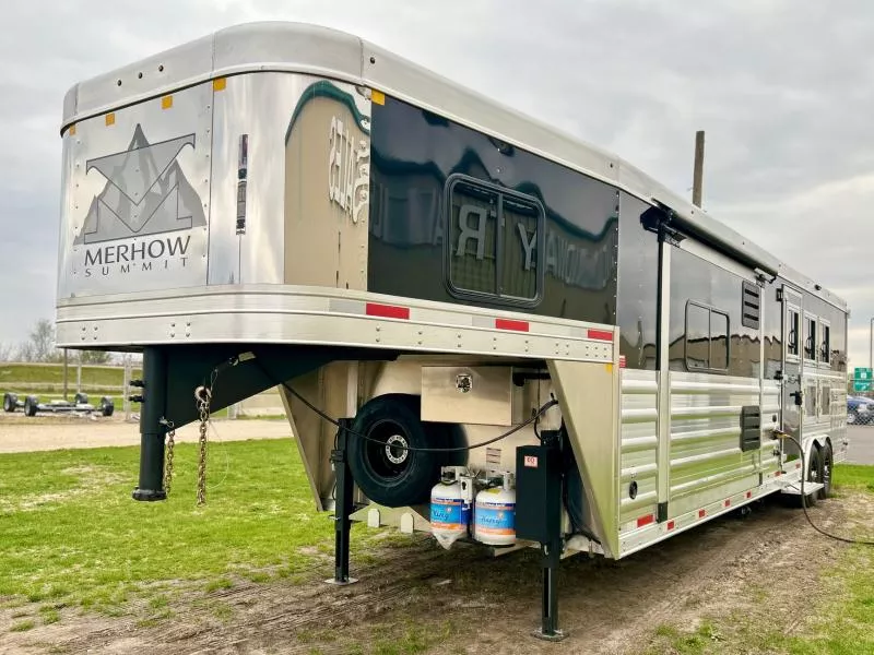new Horse Trailers Merhow Trailers  for sale, in Ottawa, IL Thumbnail 4