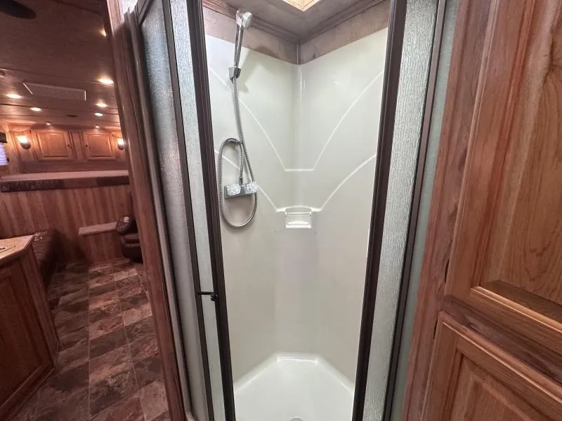used Other Trailers Platinum Coach  for sale, in Litchfield, IL Thumbnail 12