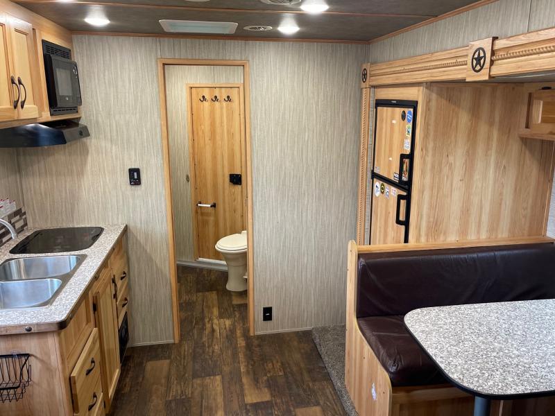 used Horse Trailers Bison Trailers  for sale, in Ottawa, IL Thumbnail 8