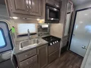 used Other Trailers Thor Motor Coach  for sale, in Litchfield, IL Thumbnail 10