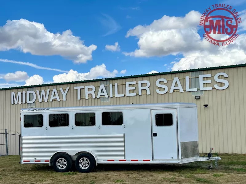 2024 Featherlite 4H w/ 2' Front Dress BP Horse Trailer