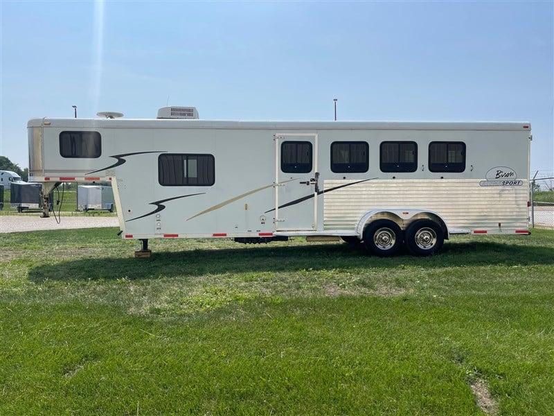 used Horse Trailers Bison Trailers  for sale, in Ottawa, IL Thumbnail 6