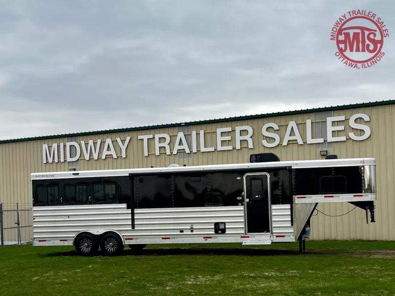 2025 Merhow Trailers 8314 DA Summit 3H w/ 14'SW LQ & 9' Slide Horse Trailer