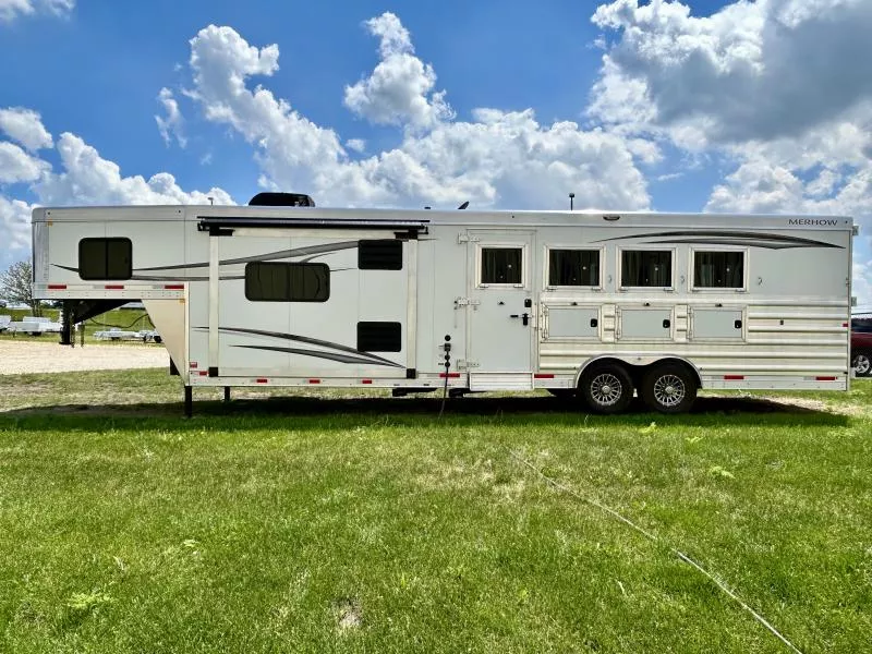 new Horse Trailers Merhow Trailers  for sale, in Ottawa, IL Thumbnail 5