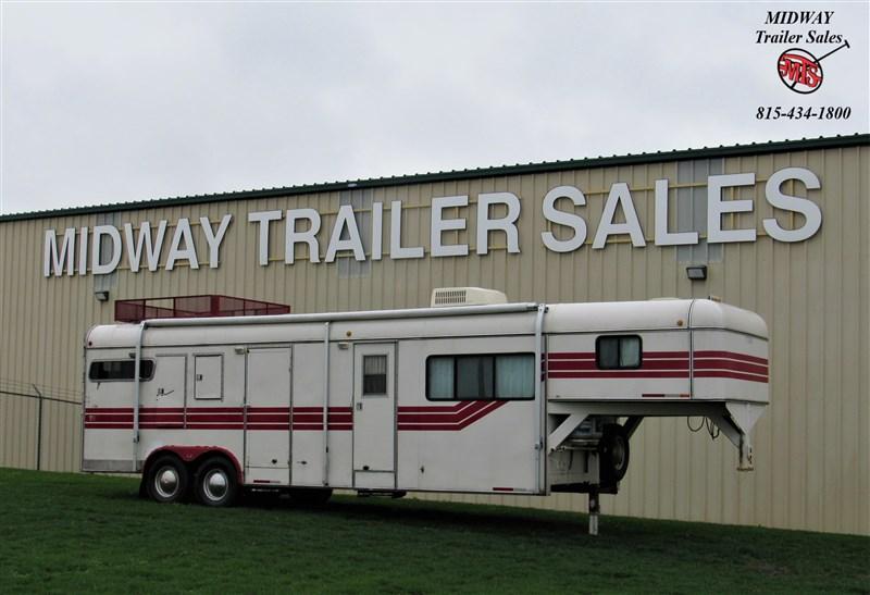1988 Lazy-N 3H Straight Load w/ 12'SW Living Quarters & 6' Mi Horse Trailer 1988 Lazy-N 3H Straight Load w/ 12'SW Living Quarters & 6' Mi Horse Trailer