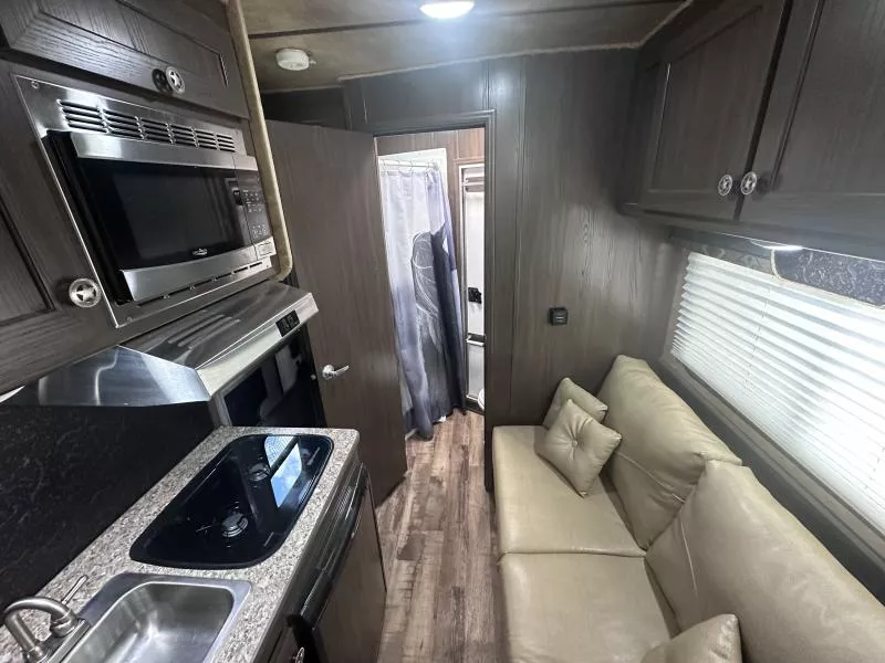 used Horse Trailers Harmar  for sale, in Litchfield, IL Thumbnail 8