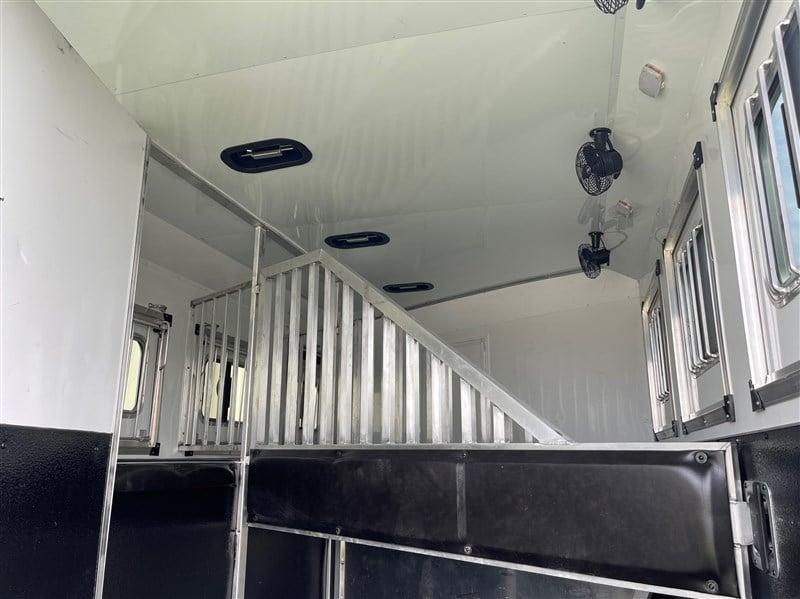 used Horse Trailers Bison Trailers  for sale, in Ottawa, IL Thumbnail 11