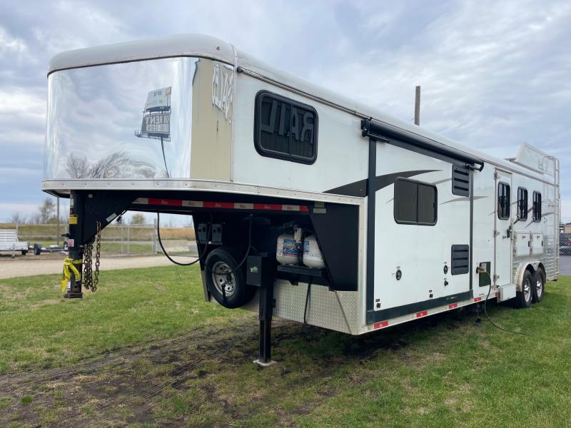 used Horse Trailers Bison Trailers  for sale, in Ottawa, IL Thumbnail 4