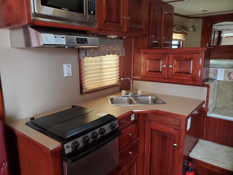 used Horse Trailers Bison Trailers  for sale, in Litchfield, IL Thumbnail 11