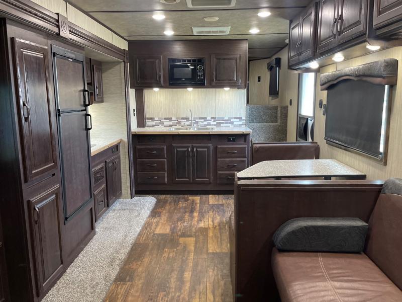 used Horse Trailers Bison Trailers  for sale, in Ottawa, IL Thumbnail 17