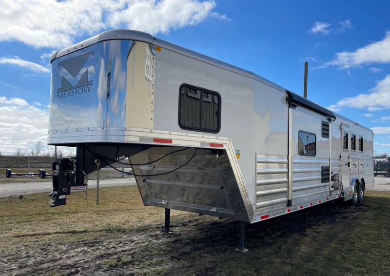 used Horse Trailers Merhow Trailers  for sale, in Ottawa, IL Thumbnail 6