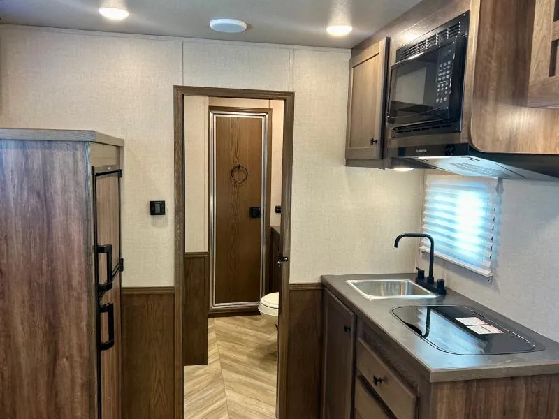 new Horse Trailers Lakota  for sale, in Ottawa, IL Thumbnail 9