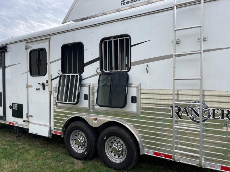 used Horse Trailers Bison Trailers  for sale, in Ottawa, IL Thumbnail 5