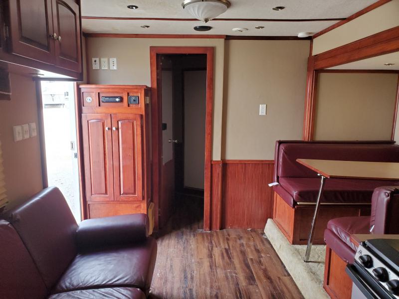 used Horse Trailers Bison Trailers  for sale, in Litchfield, IL Thumbnail 7