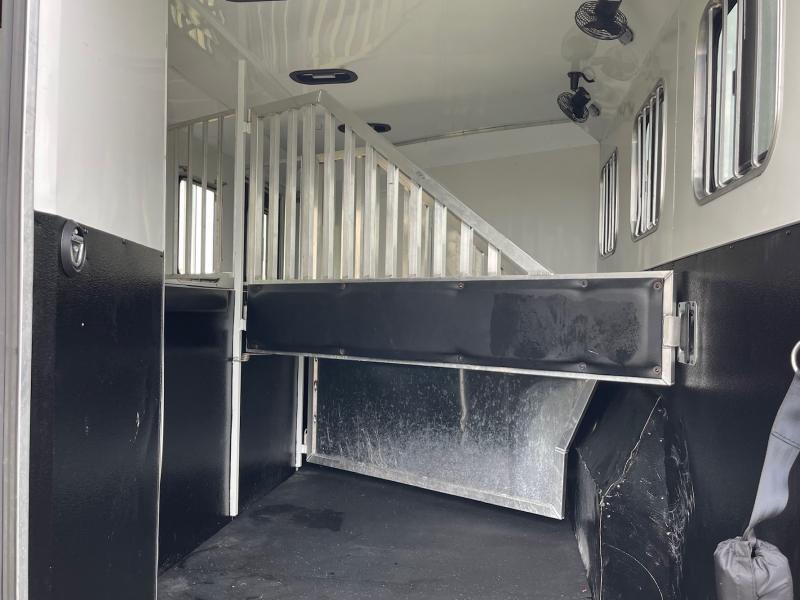 used Horse Trailers Bison Trailers  for sale, in Ottawa, IL Thumbnail 16