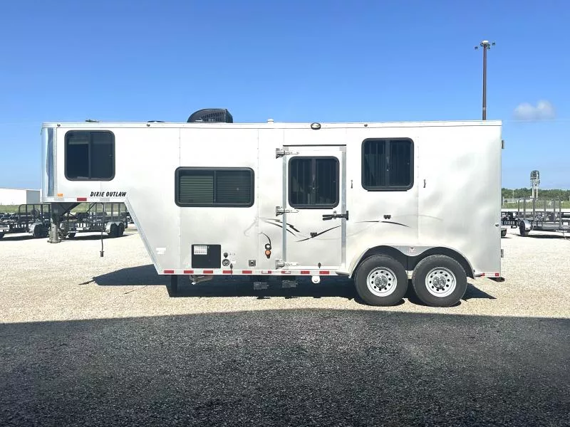 used Horse Trailers Harmar  for sale, in Litchfield, IL Thumbnail 5