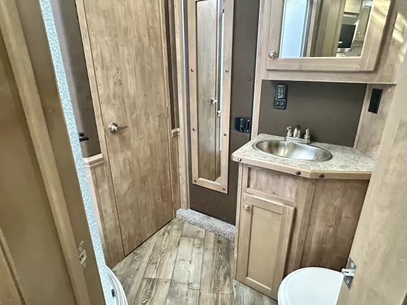 new Horse Trailers Merhow Trailers  for sale, in Ottawa, IL Thumbnail 10