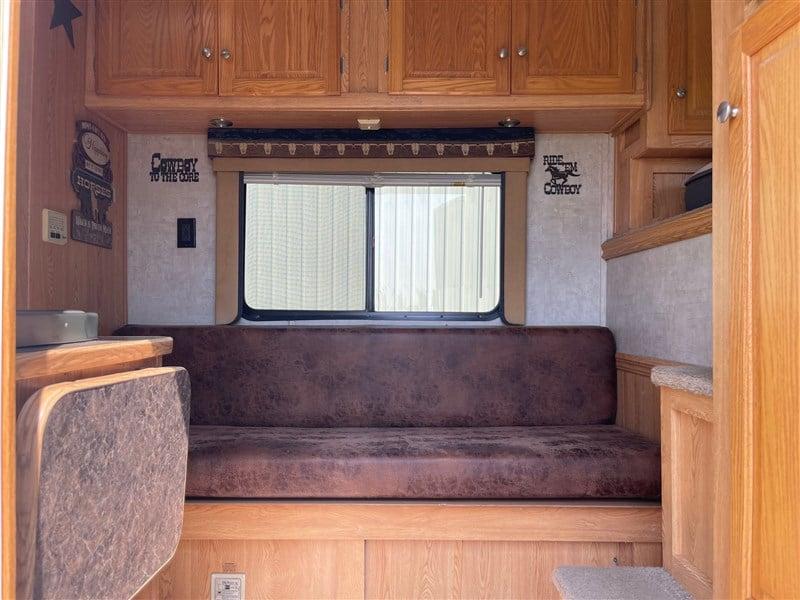 used Horse Trailers Bison Trailers  for sale, in Ottawa, IL Thumbnail 8